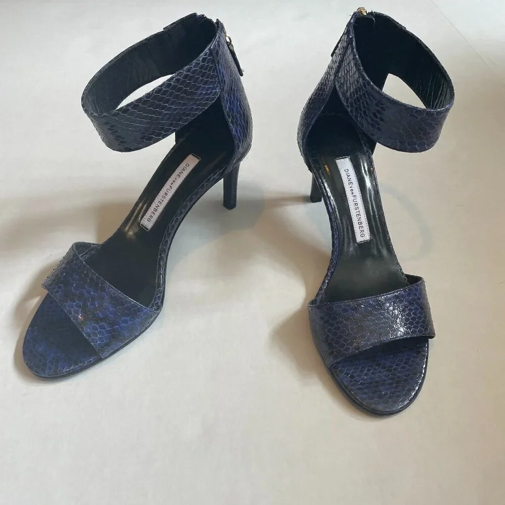 Diane Von Furstenberg snakeskin heels with ankle strap & zippered backs Size 5.5